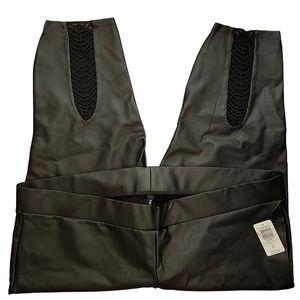 NWT Torrid CROP PLATINUM LEGGING - COATED PONTE MACRAME BACK BLACK SZ 4  26W